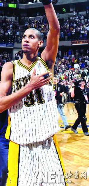 双方在比赛 双方在比赛