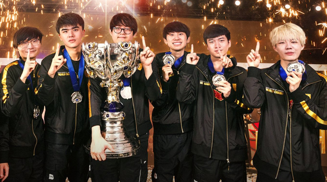 她依然保持 她依然保持